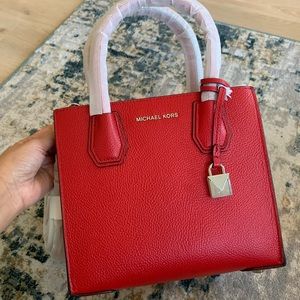 ❤️MICHAEL KORS MERCER MEDIUM BRIGHT RED/SILVER LEATHER MESSENGER BAG